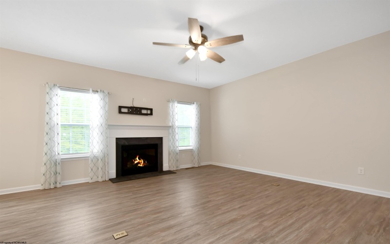 102 Magisk Lane, Morgantown, West Virginia 26501, 3 Bedrooms Bedrooms, 7 Rooms Rooms,3 BathroomsBathrooms,Single Family Attached,For Sale,Magisk,10159405