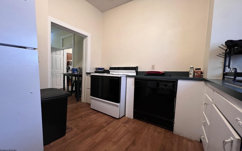 381 Forest Avenue, Morgantown, West Virginia 26505, ,Multi-unit/income,For Sale,Forest,10159412