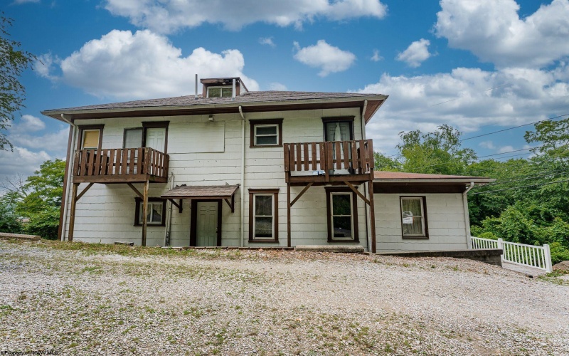 834 College Avenue, Morgantown, West Virginia 26501, ,Multi-unit/income,For Sale,College,10159413