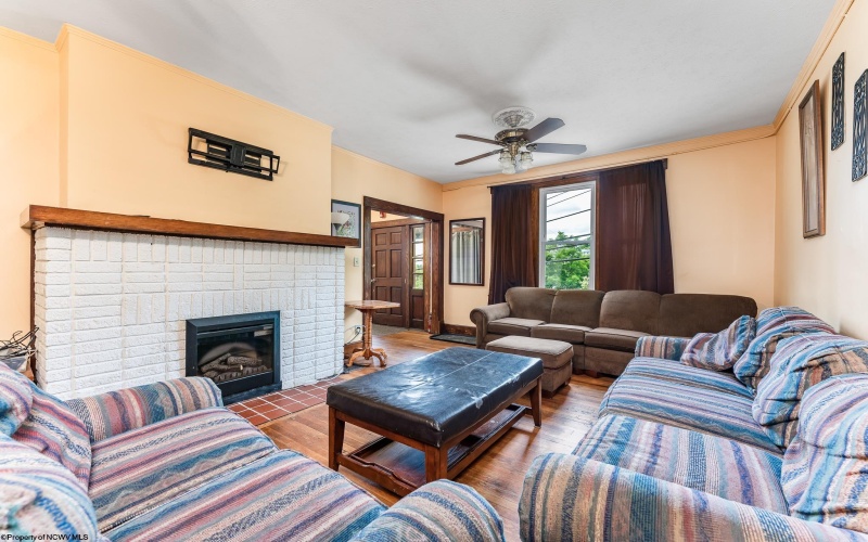 834 College Avenue, Morgantown, West Virginia 26501, ,Multi-unit/income,For Sale,College,10159413