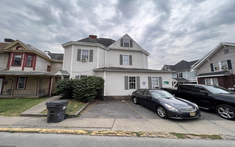 382 Forest Avenue, Morgantown, West Virginia 26505, ,Multi-unit/income,For Sale,Forest,10159414