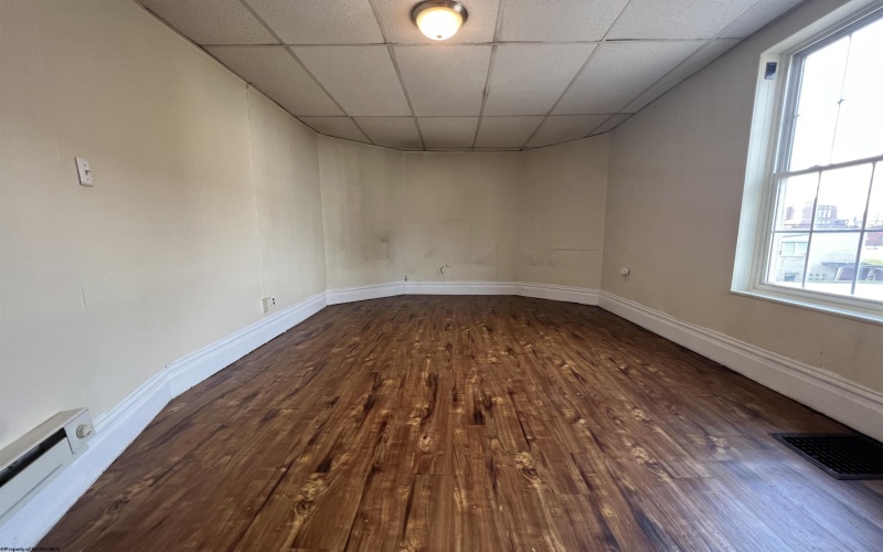 382 Forest Avenue, Morgantown, West Virginia 26505, ,Multi-unit/income,For Sale,Forest,10159414