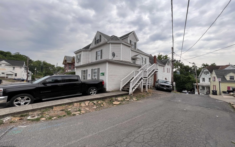 382 Forest Avenue, Morgantown, West Virginia 26505, ,Multi-unit/income,For Sale,Forest,10159414