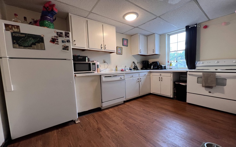382 Forest Avenue, Morgantown, West Virginia 26505, ,Multi-unit/income,For Sale,Forest,10159414