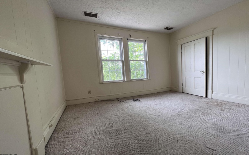 390 Forest Avenue, Morgantown, West Virginia 26505, ,Multi-unit/income,For Sale,Forest,10159415