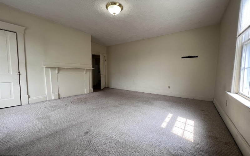 390 Forest Avenue, Morgantown, West Virginia 26505, ,Multi-unit/income,For Sale,Forest,10159415