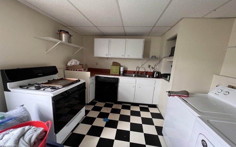 390 Forest Avenue, Morgantown, West Virginia 26505, ,Multi-unit/income,For Sale,Forest,10159415