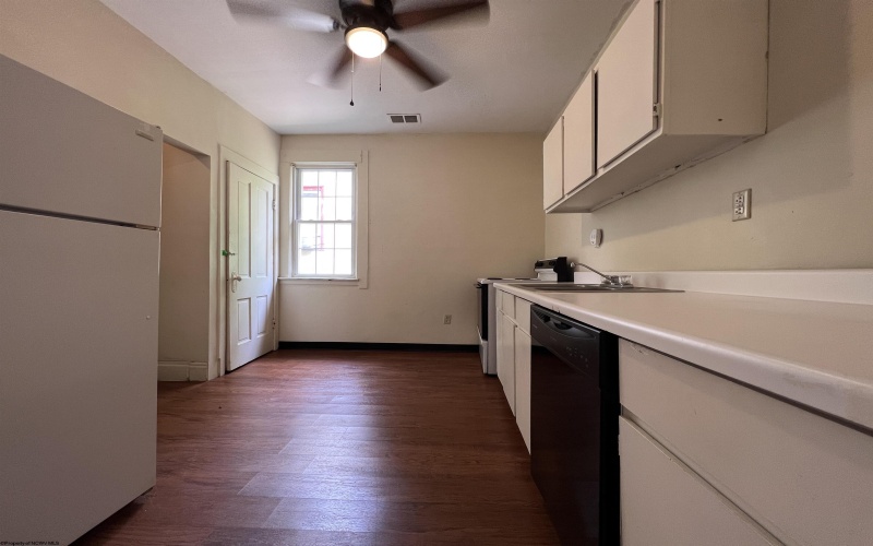 390 Forest Avenue, Morgantown, West Virginia 26505, ,Multi-unit/income,For Sale,Forest,10159415