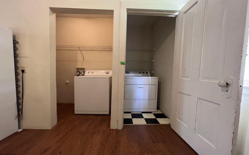 390 Forest Avenue, Morgantown, West Virginia 26505, ,Multi-unit/income,For Sale,Forest,10159415