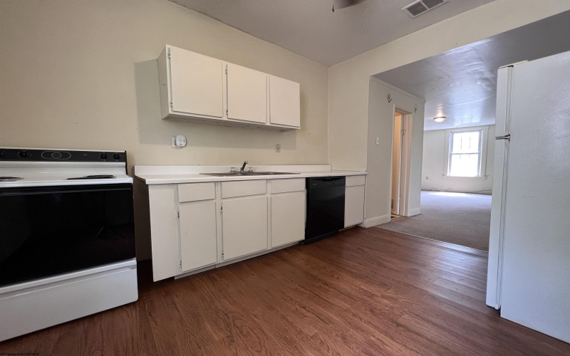 390 Forest Avenue, Morgantown, West Virginia 26505, ,Multi-unit/income,For Sale,Forest,10159415