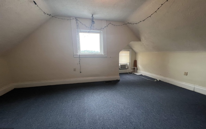 409 Forest Avenue, Morgantown, West Virginia 26505, ,Multi-unit/income,For Sale,Forest,10159421