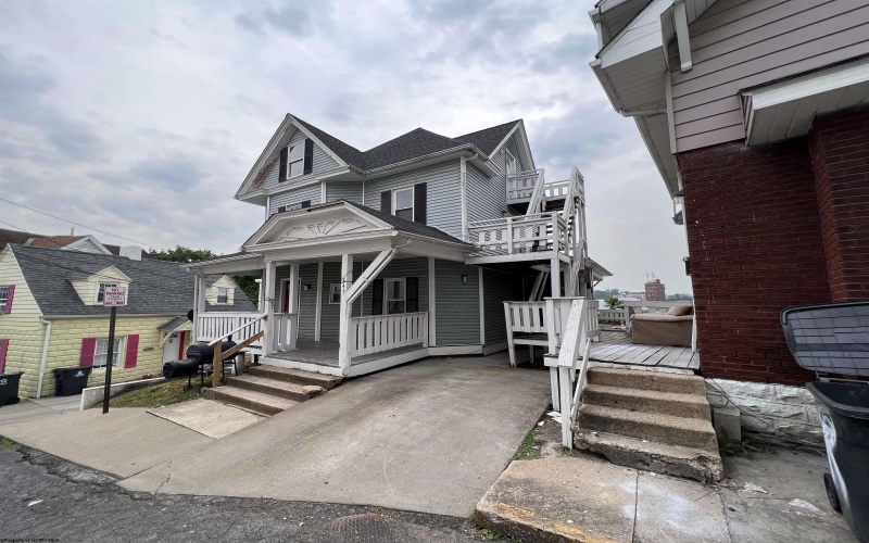 445 Baird Street, Morgantown, West Virginia 26505, ,Multi-unit/income,For Sale,Baird,10159424