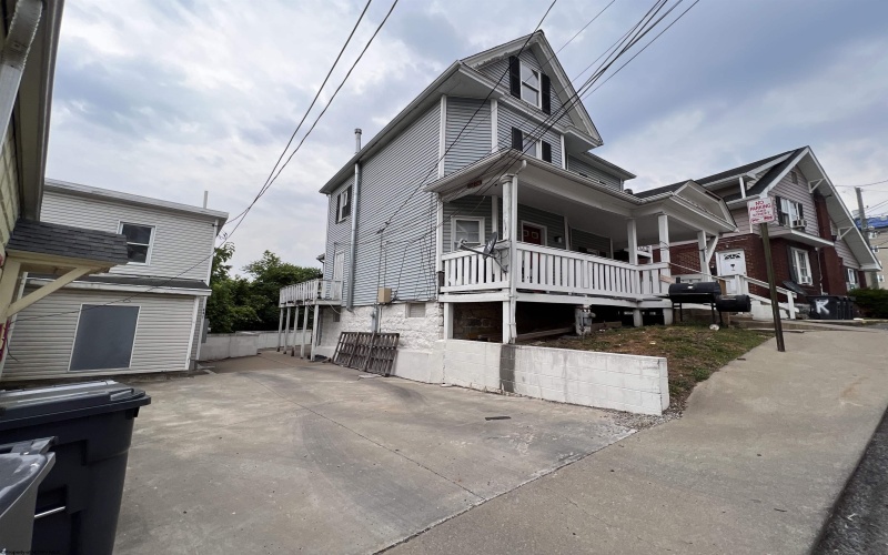 445 Baird Street, Morgantown, West Virginia 26505, ,Multi-unit/income,For Sale,Baird,10159424