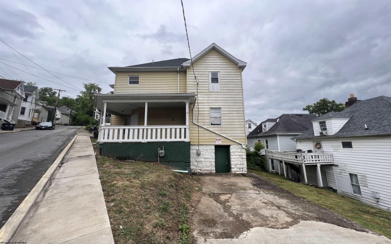 466 Dallas Street, Morgantown, West Virginia 26505, ,Multi-unit/income,For Sale,Dallas,10159425