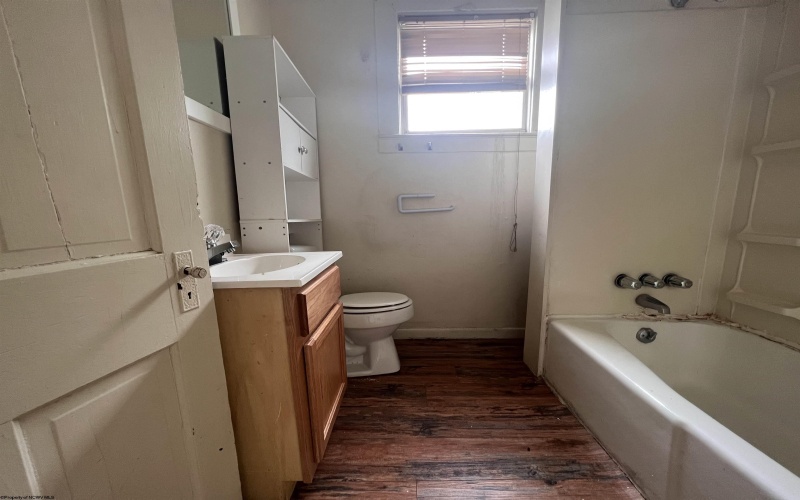 466 Dallas Street, Morgantown, West Virginia 26505, ,Multi-unit/income,For Sale,Dallas,10159425
