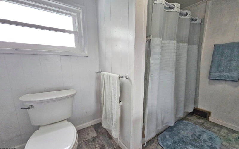 426 Duff Avenue, Clarksburg, West Virginia 26301, 3 Bedrooms Bedrooms, 7 Rooms Rooms,1 BathroomBathrooms,Single Family Detached,For Sale,Duff,10159403