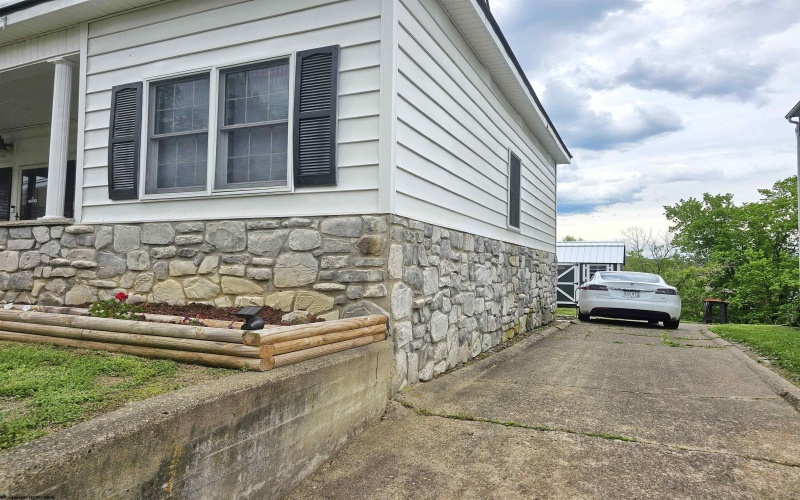 426 Duff Avenue, Clarksburg, West Virginia 26301, 3 Bedrooms Bedrooms, 7 Rooms Rooms,1 BathroomBathrooms,Single Family Detached,For Sale,Duff,10159403
