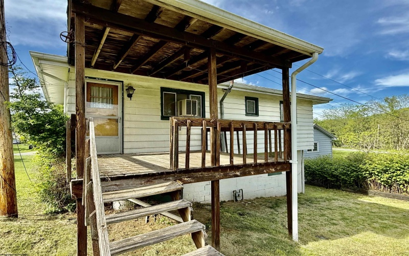 413 1/2 Murray Avenue, Fairmont, West Virginia 26554, 3 Bedrooms Bedrooms, 7 Rooms Rooms,2 BathroomsBathrooms,Single Family Detached,For Sale,Murray,10159402