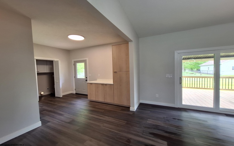 794 Laurel Park Road, Clarksburg, West Virginia 26301, 3 Bedrooms Bedrooms, 6 Rooms Rooms,2 BathroomsBathrooms,Single Family Detached,For Sale,Laurel Park,10159401