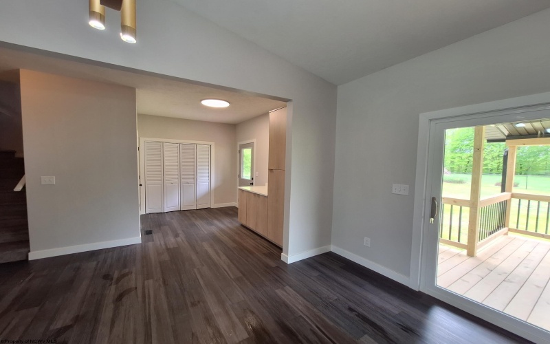 794 Laurel Park Road, Clarksburg, West Virginia 26301, 3 Bedrooms Bedrooms, 6 Rooms Rooms,2 BathroomsBathrooms,Single Family Detached,For Sale,Laurel Park,10159401