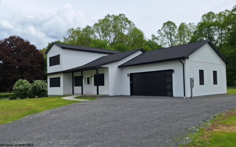 794 Laurel Park Road, Clarksburg, West Virginia 26301, 3 Bedrooms Bedrooms, 6 Rooms Rooms,2 BathroomsBathrooms,Single Family Detached,For Sale,Laurel Park,10159401
