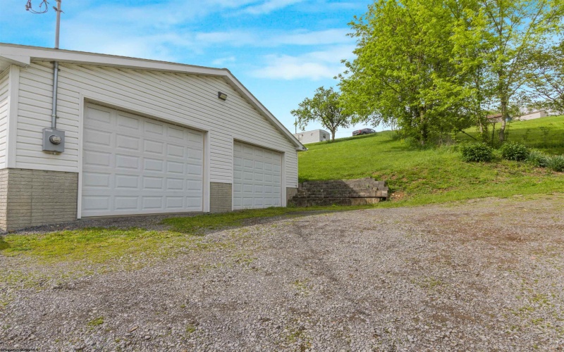 23 Daybrook Road, Blacksville, West Virginia 26521, 3 Bedrooms Bedrooms, 7 Rooms Rooms,2 BathroomsBathrooms,Single Family Detached,For Sale,Daybrook,10159422