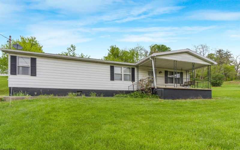 23 Daybrook Road, Blacksville, West Virginia 26521, 3 Bedrooms Bedrooms, 7 Rooms Rooms,2 BathroomsBathrooms,Single Family Detached,For Sale,Daybrook,10159422