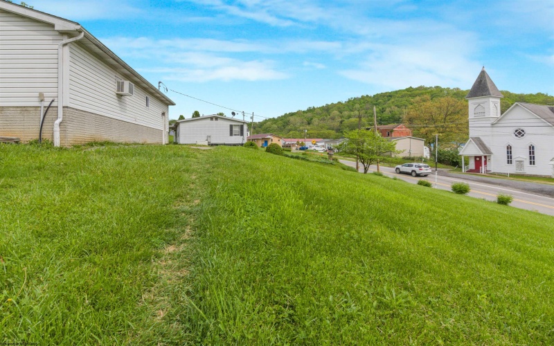 23 Daybrook Road, Blacksville, West Virginia 26521, 3 Bedrooms Bedrooms, 7 Rooms Rooms,2 BathroomsBathrooms,Single Family Detached,For Sale,Daybrook,10159422