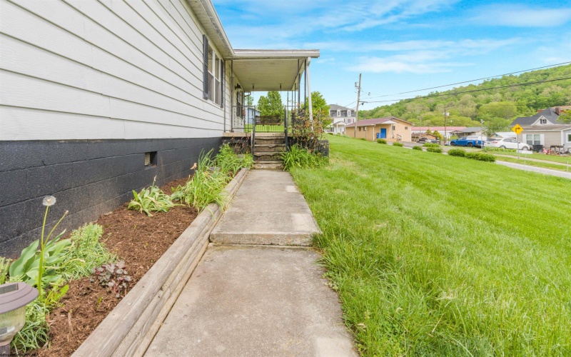 23 Daybrook Road, Blacksville, West Virginia 26521, 3 Bedrooms Bedrooms, 7 Rooms Rooms,2 BathroomsBathrooms,Single Family Detached,For Sale,Daybrook,10159422