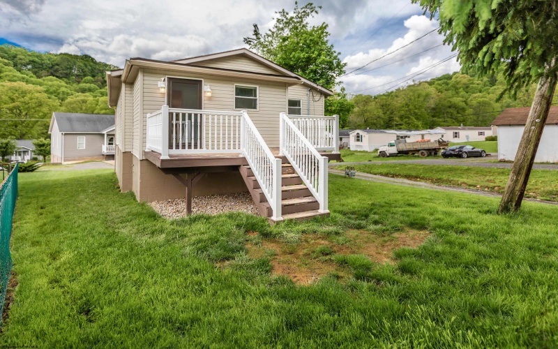 11 Pioneer Villas, Morgantown, West Virginia 26508, 2 Bedrooms Bedrooms, 6 Rooms Rooms,1 BathroomBathrooms,Single Family Detached,For Sale,Pioneer,10159420