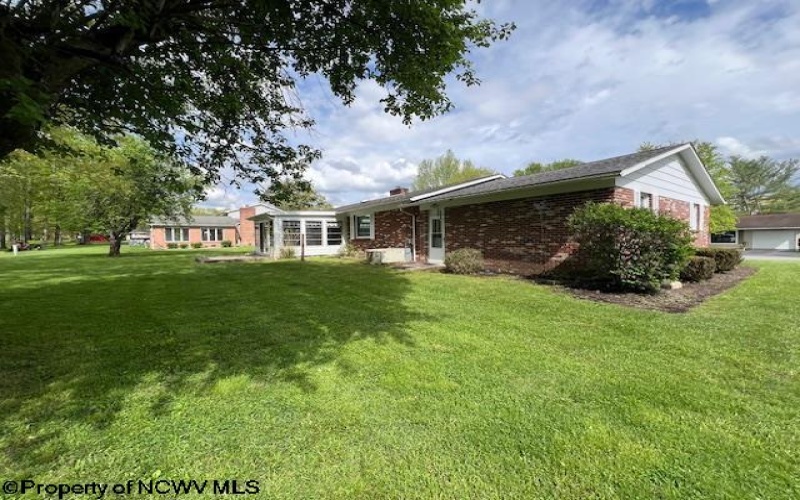 110 Sunset Drive, Elkins, West Virginia 26241-999, 3 Bedrooms Bedrooms, 10 Rooms Rooms,2 BathroomsBathrooms,Single Family Detached,For Sale,Sunset,10159419
