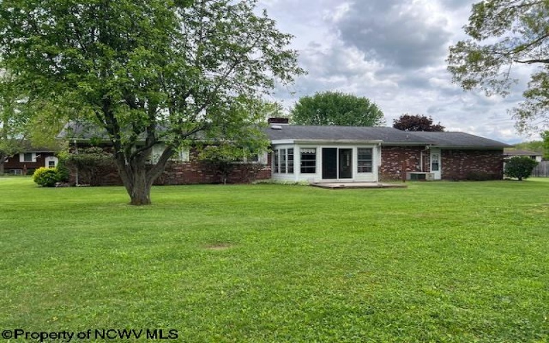 110 Sunset Drive, Elkins, West Virginia 26241-999, 3 Bedrooms Bedrooms, 10 Rooms Rooms,2 BathroomsBathrooms,Single Family Detached,For Sale,Sunset,10159419