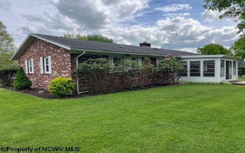110 Sunset Drive, Elkins, West Virginia 26241-999, 3 Bedrooms Bedrooms, 10 Rooms Rooms,2 BathroomsBathrooms,Single Family Detached,For Sale,Sunset,10159419