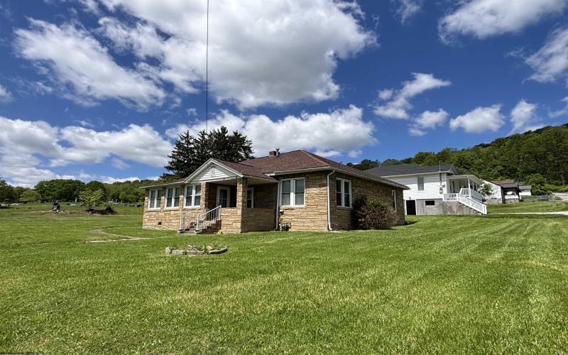29 Dan Street, Hepzibah, West Virginia 26369, 3 Bedrooms Bedrooms, 7 Rooms Rooms,1 BathroomBathrooms,Single Family Detached,For Sale,Dan,10159416
