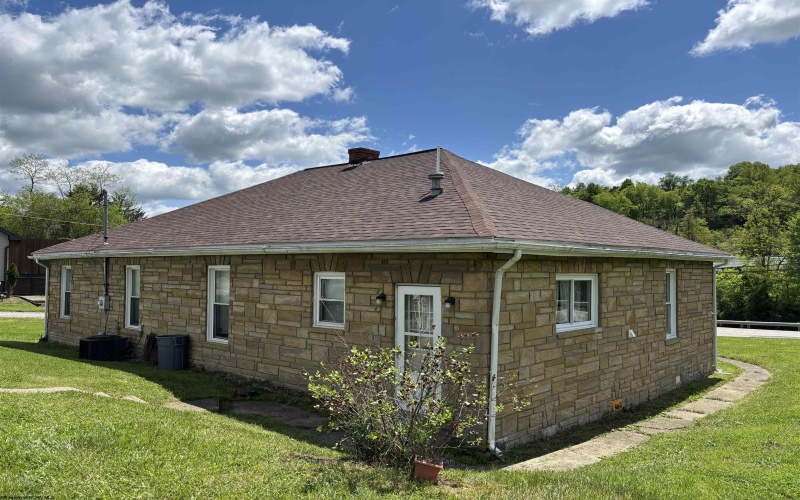 29 Dan Street, Hepzibah, West Virginia 26369, 3 Bedrooms Bedrooms, 7 Rooms Rooms,1 BathroomBathrooms,Single Family Detached,For Sale,Dan,10159416