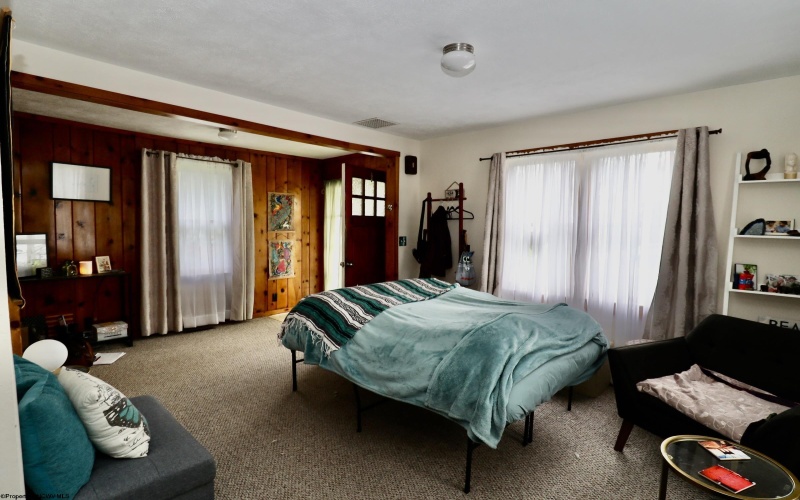 614 Yokum Street, Elkins, West Virginia 26241, 2 Bedrooms Bedrooms, 5 Rooms Rooms,2 BathroomsBathrooms,Single Family Detached,For Sale,Yokum,10159417