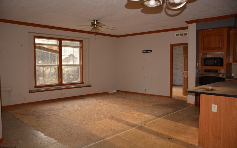 313 Hecks Run, Fairmont, West Virginia 26554, 3 Bedrooms Bedrooms, 7 Rooms Rooms,2 BathroomsBathrooms,Single Family Detached,For Sale,Hecks,10157214