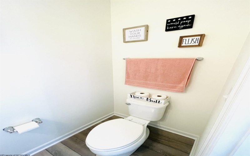221 Queensbury Court, Fairmont, West Virginia 26554-5555, 3 Bedrooms Bedrooms, 11 Rooms Rooms,3 BathroomsBathrooms,Single Family Attached,For Sale,Queensbury,10159428