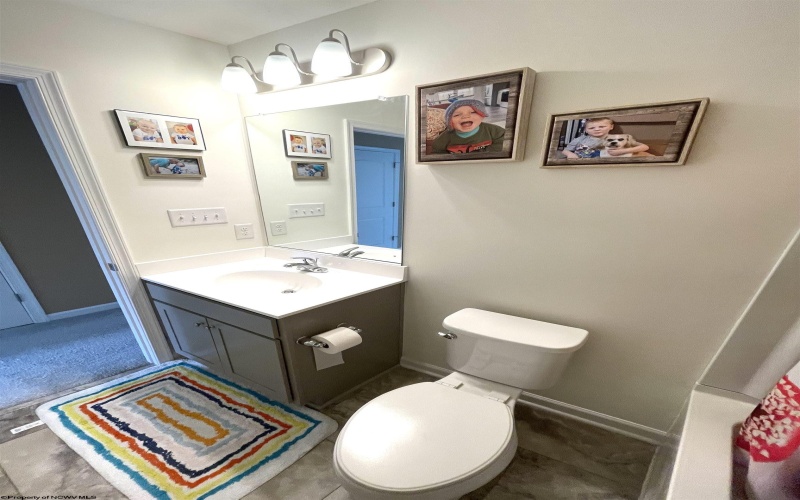 221 Queensbury Court, Fairmont, West Virginia 26554-5555, 3 Bedrooms Bedrooms, 11 Rooms Rooms,3 BathroomsBathrooms,Single Family Attached,For Sale,Queensbury,10159428