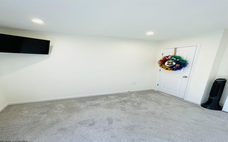 221 Queensbury Court, Fairmont, West Virginia 26554-5555, 3 Bedrooms Bedrooms, 11 Rooms Rooms,3 BathroomsBathrooms,Single Family Attached,For Sale,Queensbury,10159428