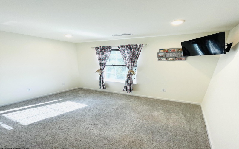 221 Queensbury Court, Fairmont, West Virginia 26554-5555, 3 Bedrooms Bedrooms, 11 Rooms Rooms,3 BathroomsBathrooms,Single Family Attached,For Sale,Queensbury,10159428