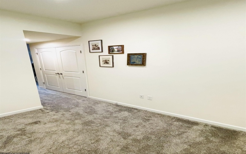 221 Queensbury Court, Fairmont, West Virginia 26554-5555, 3 Bedrooms Bedrooms, 11 Rooms Rooms,3 BathroomsBathrooms,Single Family Attached,For Sale,Queensbury,10159428