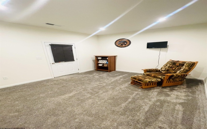 221 Queensbury Court, Fairmont, West Virginia 26554-5555, 3 Bedrooms Bedrooms, 11 Rooms Rooms,3 BathroomsBathrooms,Single Family Attached,For Sale,Queensbury,10159428