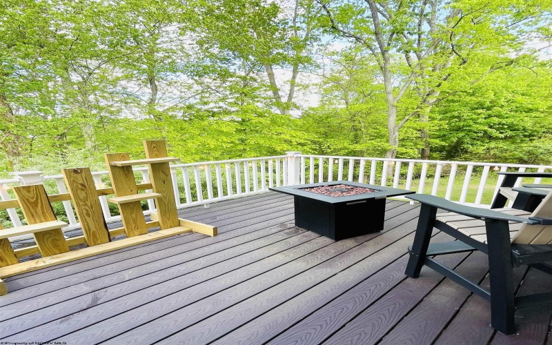 221 Queensbury Court, Fairmont, West Virginia 26554-5555, 3 Bedrooms Bedrooms, 11 Rooms Rooms,3 BathroomsBathrooms,Single Family Attached,For Sale,Queensbury,10159428