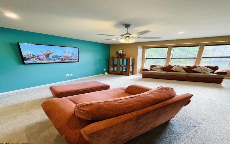 221 Queensbury Court, Fairmont, West Virginia 26554-5555, 3 Bedrooms Bedrooms, 11 Rooms Rooms,3 BathroomsBathrooms,Single Family Attached,For Sale,Queensbury,10159428