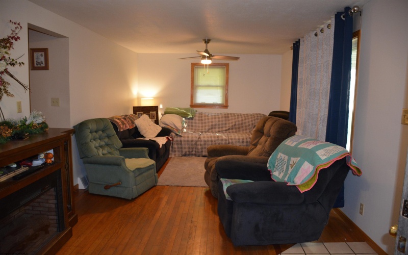 3254 Clarksburg Road, Buckhannon, West Virginia 26201, 3 Bedrooms Bedrooms, 6 Rooms Rooms,1 BathroomBathrooms,Single Family Detached,For Sale,Clarksburg,10159432