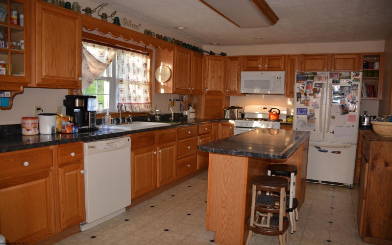 3254 Clarksburg Road, Buckhannon, West Virginia 26201, 3 Bedrooms Bedrooms, 6 Rooms Rooms,1 BathroomBathrooms,Single Family Detached,For Sale,Clarksburg,10159432
