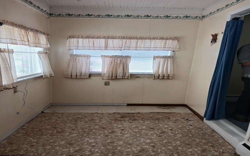 19 Monongalia Street, Buckhannon, West Virginia 26201, 3 Bedrooms Bedrooms, 7 Rooms Rooms,1 BathroomBathrooms,Single Family Detached,For Sale,Monongalia,10159440