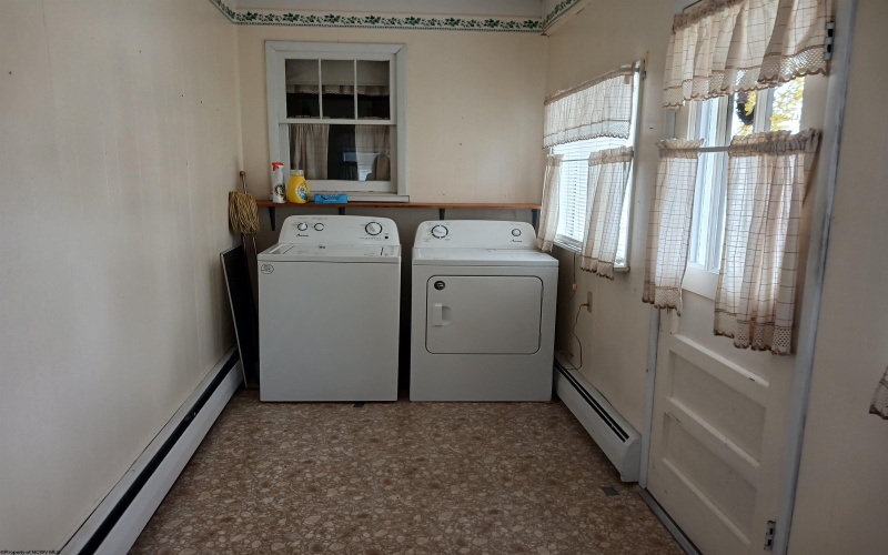 19 Monongalia Street, Buckhannon, West Virginia 26201, 3 Bedrooms Bedrooms, 7 Rooms Rooms,1 BathroomBathrooms,Single Family Detached,For Sale,Monongalia,10159440