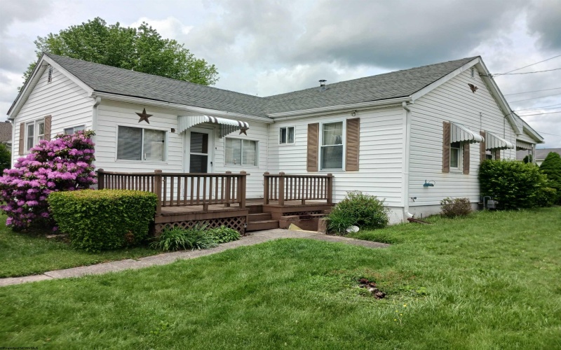 19 Monongalia Street, Buckhannon, West Virginia 26201, 3 Bedrooms Bedrooms, 7 Rooms Rooms,1 BathroomBathrooms,Single Family Detached,For Sale,Monongalia,10159440